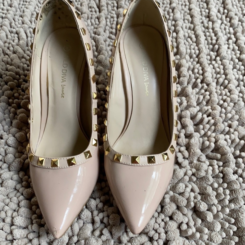 Tan and gold Wild Diva size 8 brand new. 4 inch heels